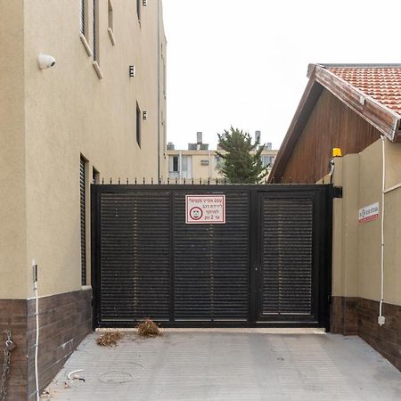 Aparthotel Nahal Oz 33 Bat Yam Exterior foto